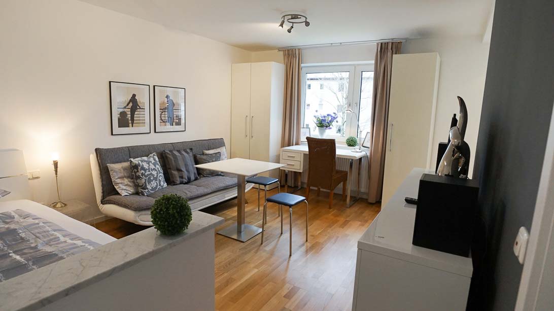 Wohnzimmer und Schlafzimmer Bestandswohnung in München